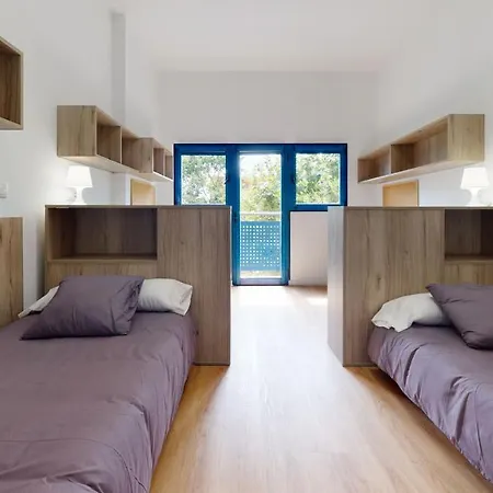 Juvenil Colegio Mayor Galileo Galilei Apartmán