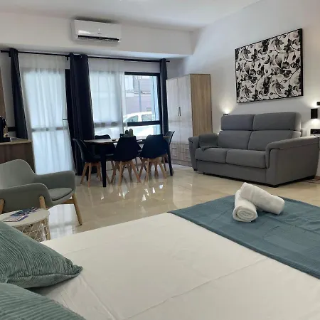 Travel Habitat La Marina Real Apartman *