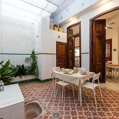 Florit Flats - Traditional House In El Cabanyal *