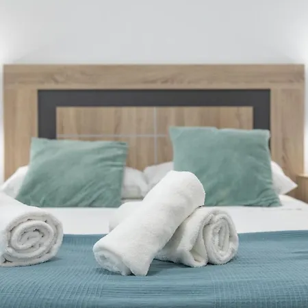 Travel Habitat La Marina Real * Valencia