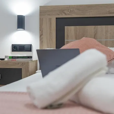 Travel Habitat La Marina Real Apartman Valencia