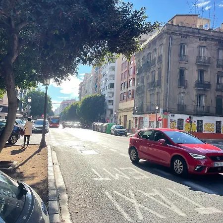5 Personas En Centro De La Ciudad