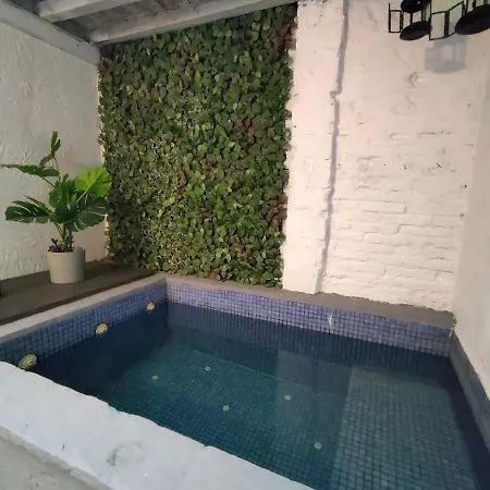 아파트 Pequeno Con Mini Piscina - No Climatizada 발렌시아