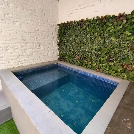 Pequeno Con Mini Piscina - No Climatizada 아파트