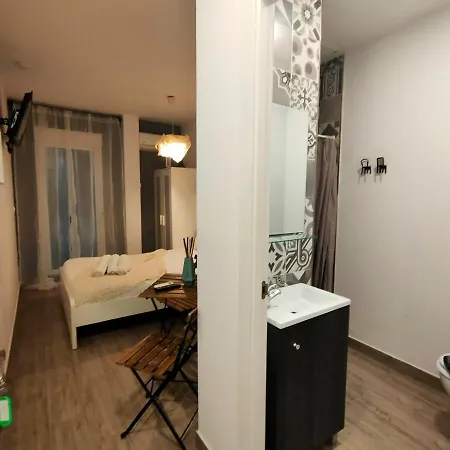 아파트 Pequeno Con Mini Piscina - No Climatizada *