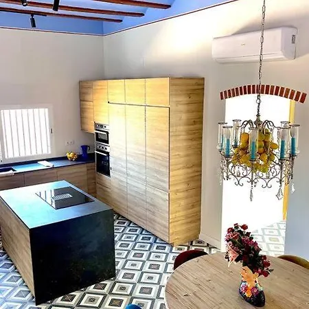 Casa Mediterranea- Les Mil I Nits Holiday home *
