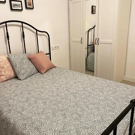 Malvarrosa Private In Shared Homestay *