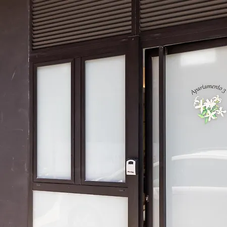 Florit Flats - The Turia Park Lofts - 4 Guests- Ac & Wifi - Near City Centre Valencia