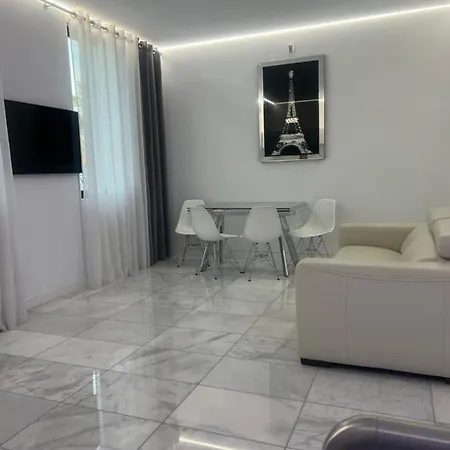 Holiday home Deluxe House *