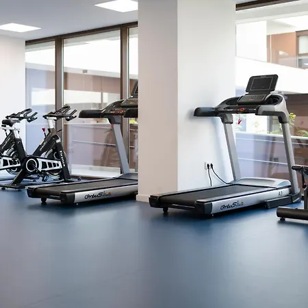 Micampus Avenida Del Puerto - Residencia De Estudiantes Apartament