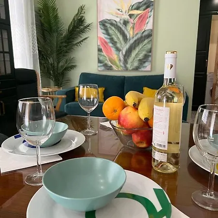 Esmeralda With Free Private Underground Parking Lägenhet