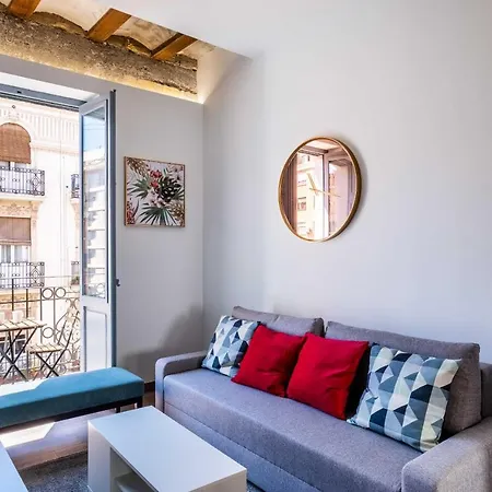 Spacious With Great Views Apartment