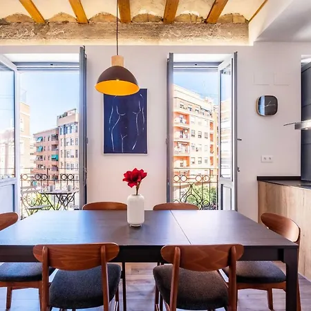 Well Lit And Creatively Designed *