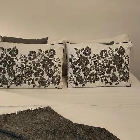Гостевой дом Small And Cozy - G10 *