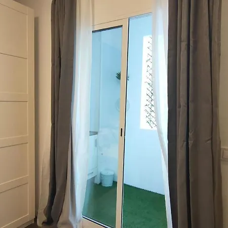 Small And Cozy - G10 * Валенсия