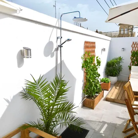 Luxury Center Apartment