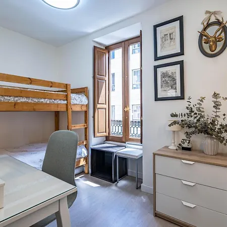 Central Luxury Flat With Free Parking