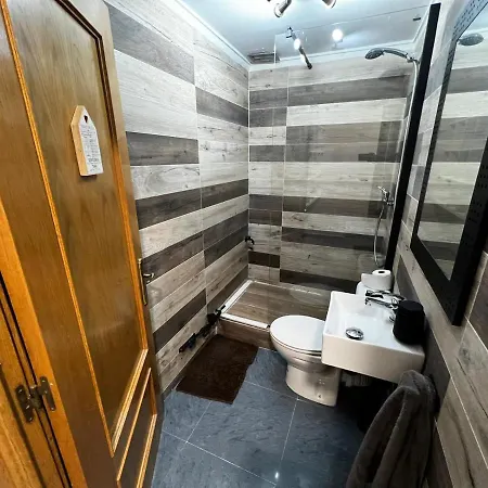 Rmn Tourist Apartament *