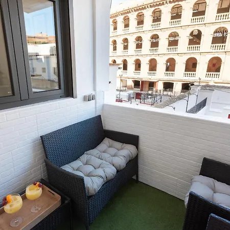 Near The Plaza De Toros * Valensiya