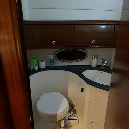 Maser Ii Hotel en barco *