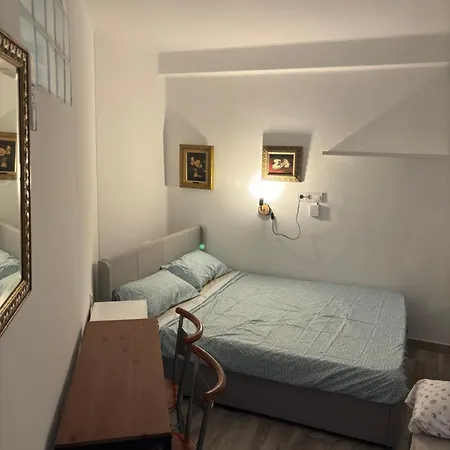Habitacion En Playa Malvarrosa Habitación en casa particular Valencia