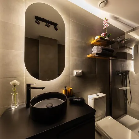 Portrait Boutique Apartment *