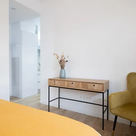 Ξενοδοχείο με διαμερίσματα Dormforyou Arena Delux