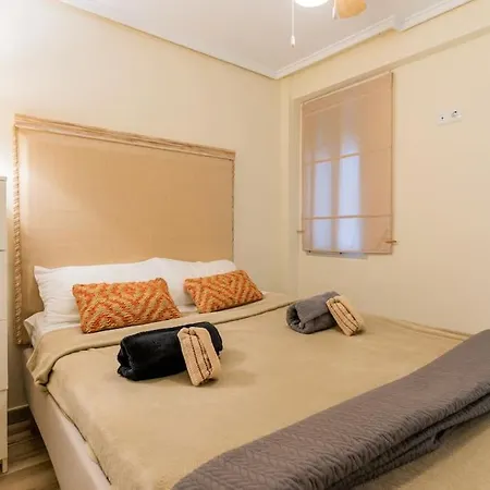 Ciudad Artes Gem: Stylish Near Ruzafa & *