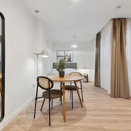 Limehome Carrer Del Pare Palau I Quer Valence