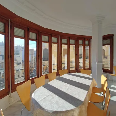 Lägenhet Entre La Estacion Y El Ayuntamiento