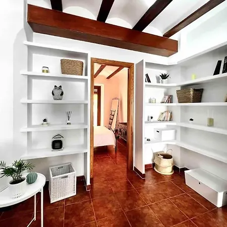 Con Terraza Cerca De La Estacion Del Nord Apartment