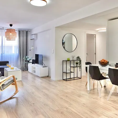 Spacious, Sunny Flat By Of Arts & Sciences * Valencia