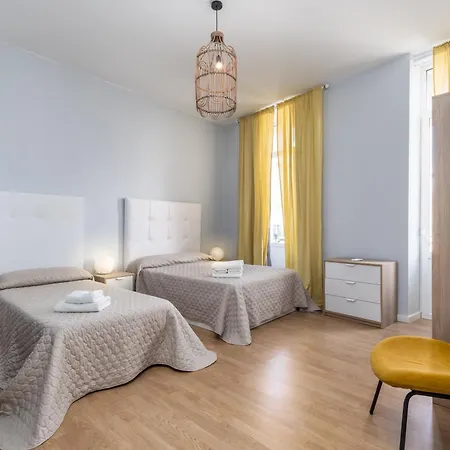 Travel Habitat Port Valencia. Apartamento Valencia