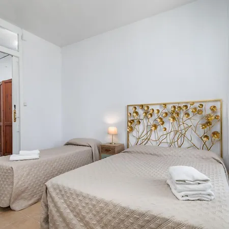 Travel Habitat Port Valencia. Apartamento Valencia