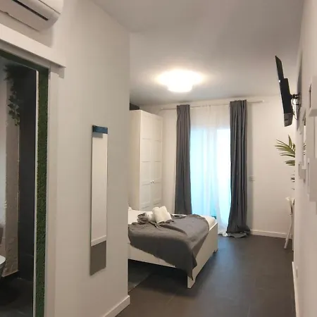 Small And Cozy - G10 * Валенсия