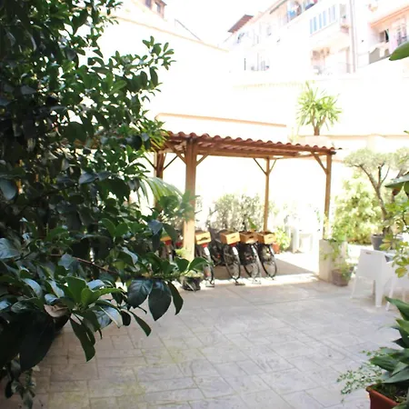 Soho 4*