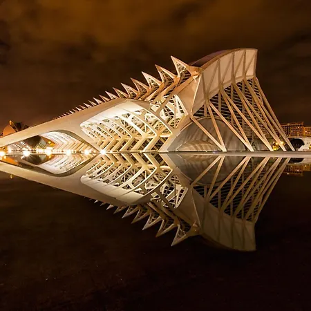 10 Pax, Ac, Wifi Gratis, Ciudad Artes Y Ciencias Апартаменты