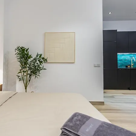 Deluxe - Aiora * Valence