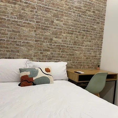 Valencia Beach Rooms * Valensiya