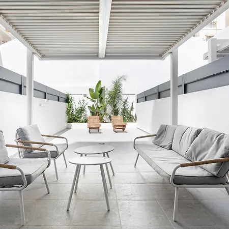 Апартаменты Valencia Guest North Station Pen Suites Валенсия