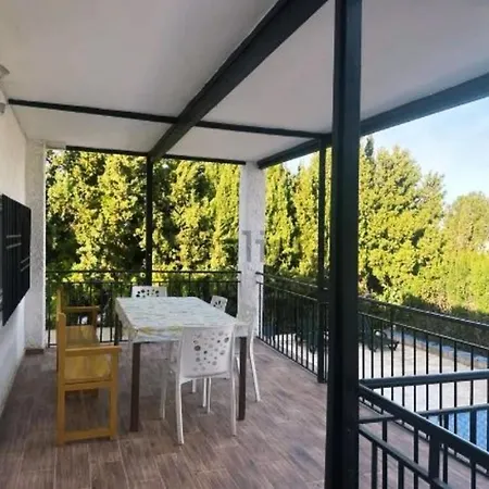 Lille En Provence Holiday home *