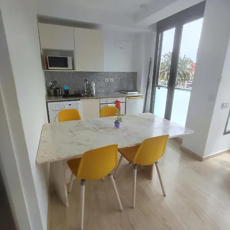 דירה Bright Loft Near The Sea + Bikes ולנסיה