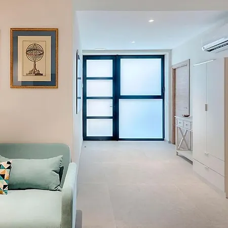 Portal De Ruzafa 4 *