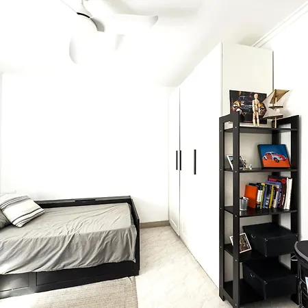 Valencia Homestay Rooms ホームステイ *