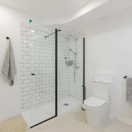 Amplio Cerca Centro Histórico Y Turia 5pax 2 Bath Valencia
