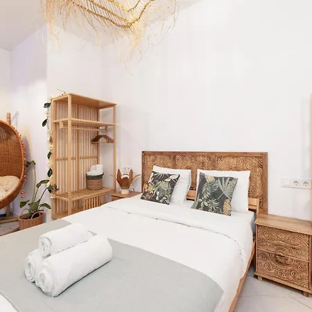 Soho By The Sea Апартаменты Валенсия