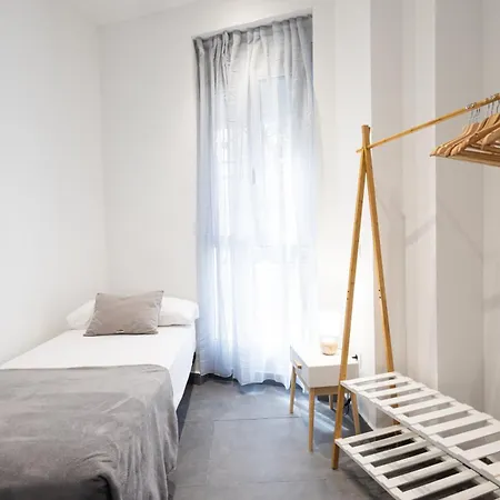 Florit Flats - The Patraix Апартаменты