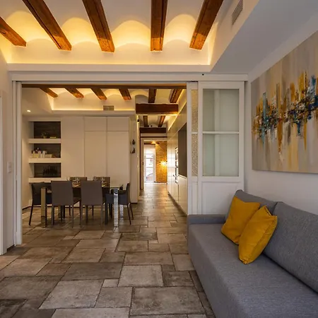 Florit Flats - Center Modern 1br 2bth Terrace Wi-fi Ac
