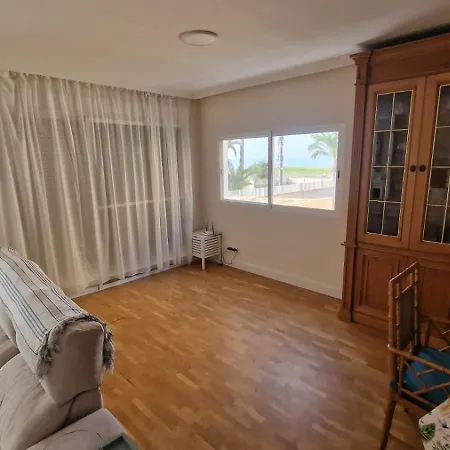 Beachfront Дом отдыха *