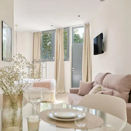 Apartment Romantic N3 Oceanografico By Virkin